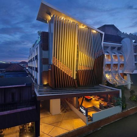 Fairfield By Marriott Bali South Kuta Hotel Kuta Lombok Exterior foto